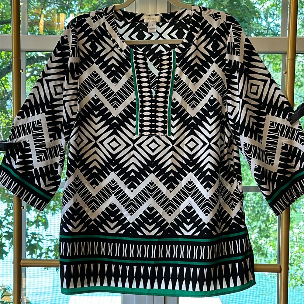 Chico’s Aztec print tunic popover blouse. Very flattering cut. Black white green